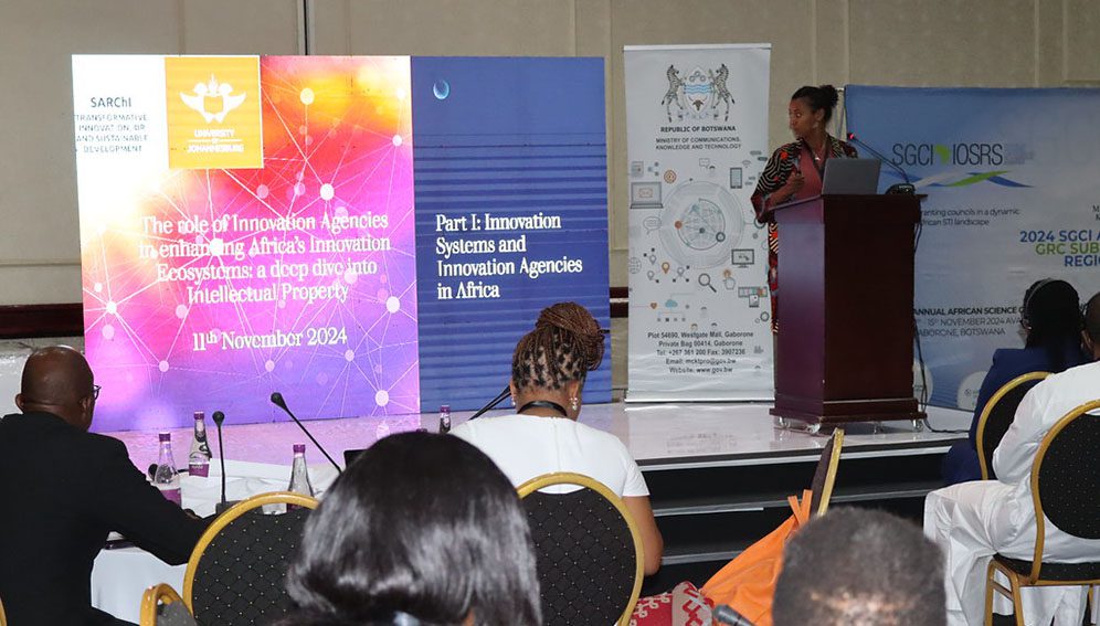 Erika_Kraemer-Mbula2C_South_Africa_presenting_the_study_at_the_SGCI_forum